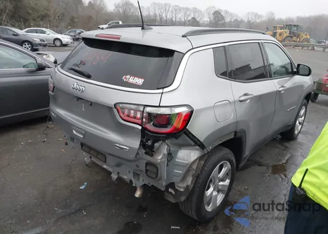 2022 Jeep Compass Latitude 4X4 z USA, uszkodzony, nr VIN 3C4NJDBB7NT133230